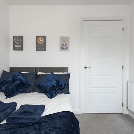 Two Bedroom Apartment - Milton Keynes By Aryas Properties Broughton  المظهر الخارجي الصورة