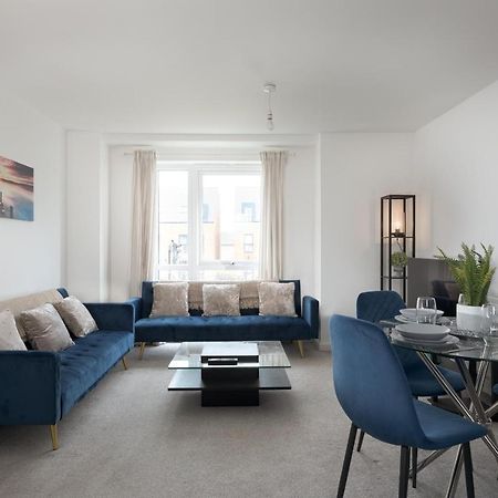 Two Bedroom Apartment - Milton Keynes By Aryas Properties Broughton  المظهر الخارجي الصورة
