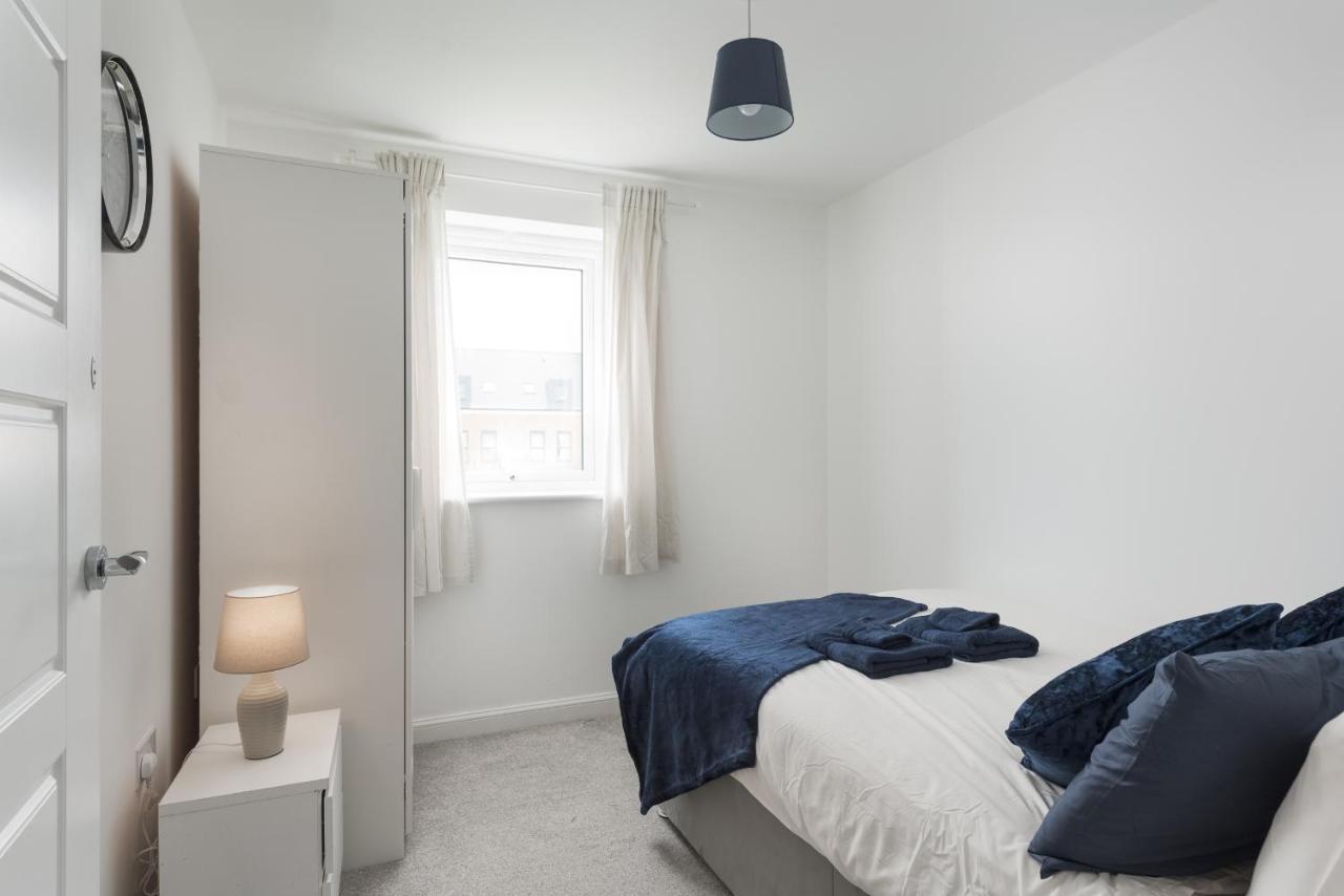 Two Bedroom Apartment - Milton Keynes By Aryas Properties Broughton  المظهر الخارجي الصورة