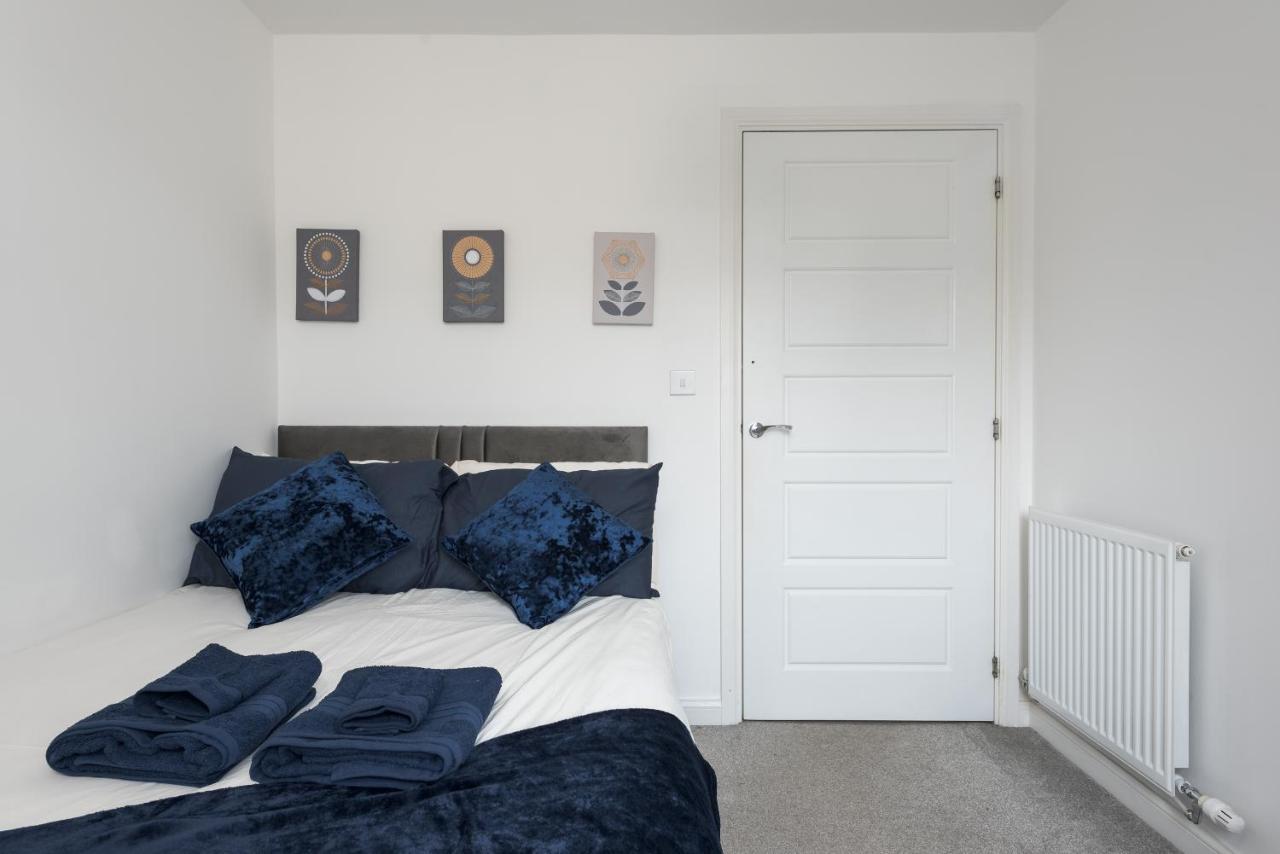 Two Bedroom Apartment - Milton Keynes By Aryas Properties Broughton  المظهر الخارجي الصورة