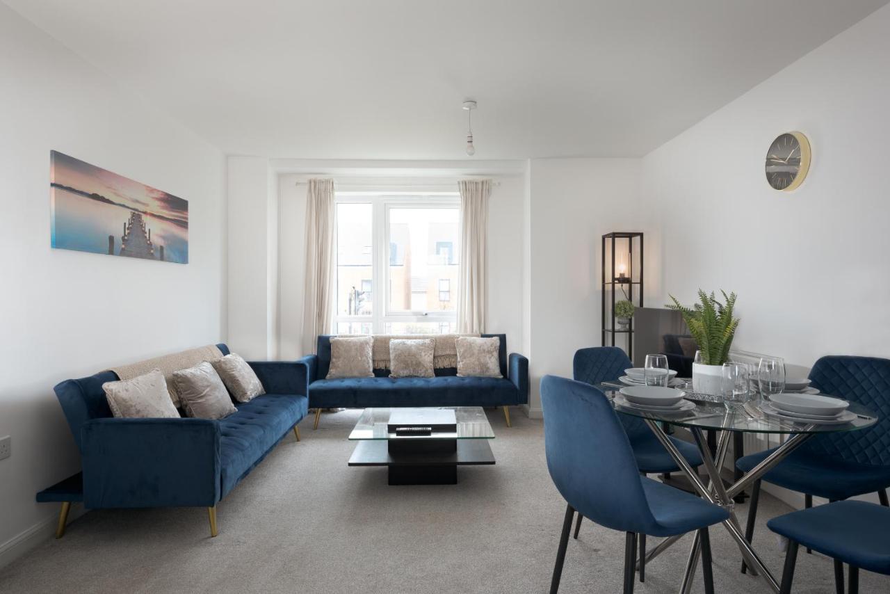 Two Bedroom Apartment - Milton Keynes By Aryas Properties Broughton  المظهر الخارجي الصورة